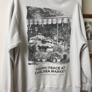 Chelsea Market Graphic Sweatshirt - White Hollister